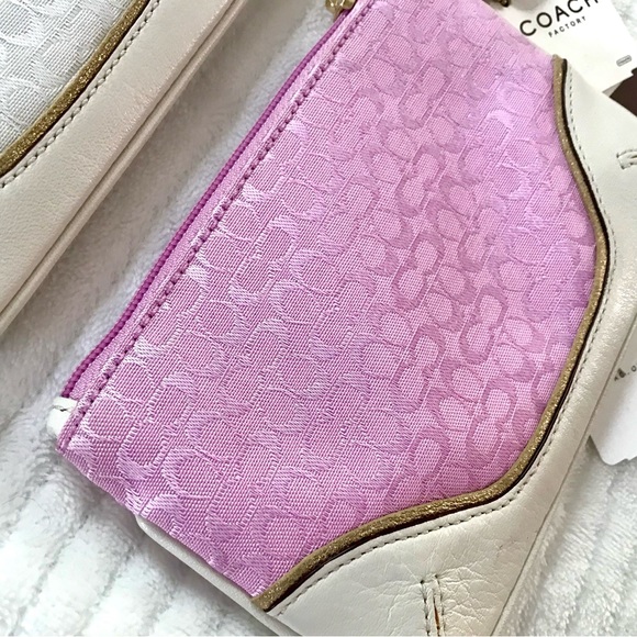 Coach NWT Vintage Womens Signature Pink Wristlet/Wallet - Picture 6 of 8
